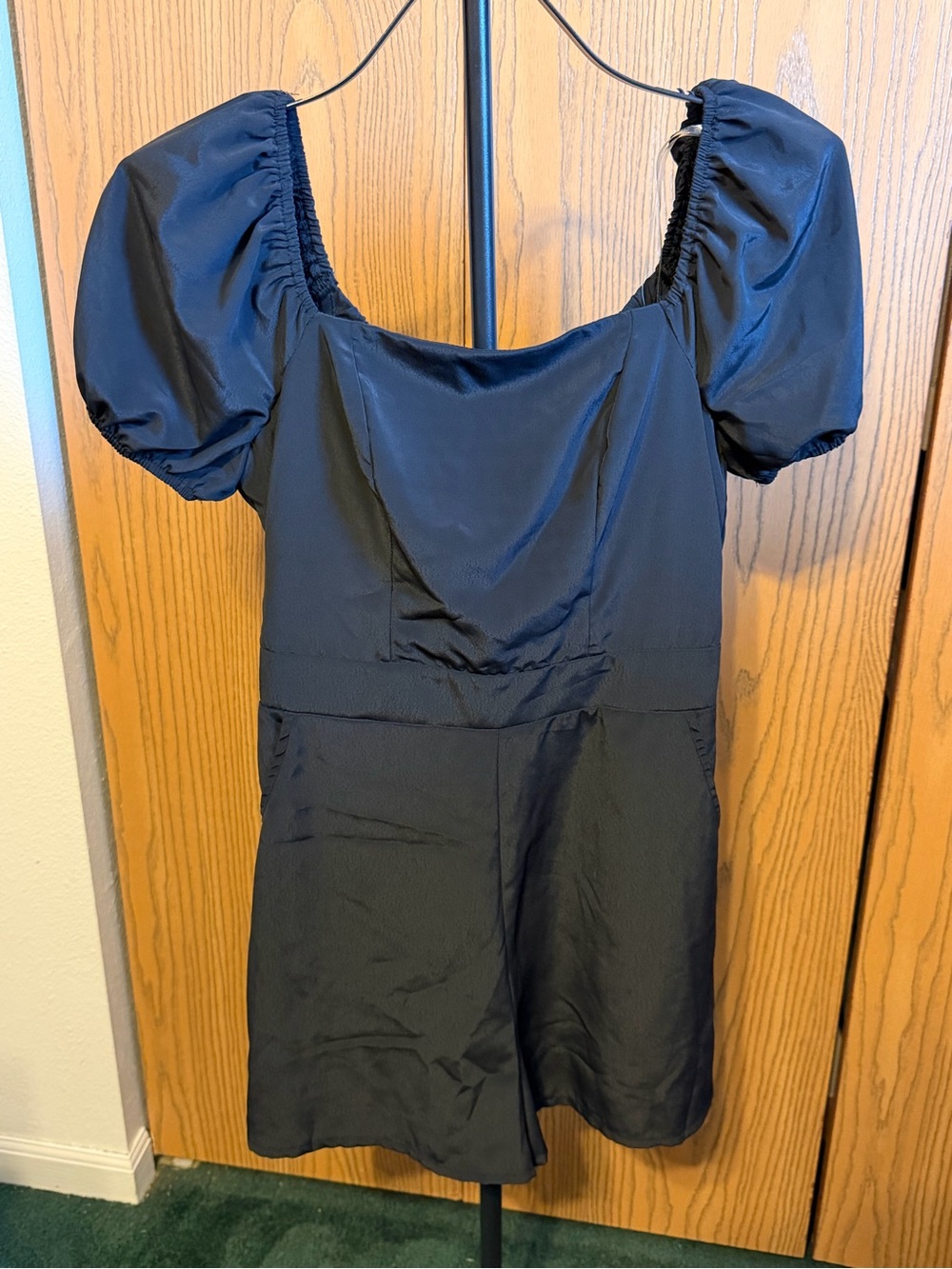 Lily Rose Women's Black Puff-Sleeve Romper Crisscross Back